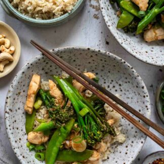 Gemüsepfanne mit Hähnchen, Brokkoli und Zuckerschoten Rezept