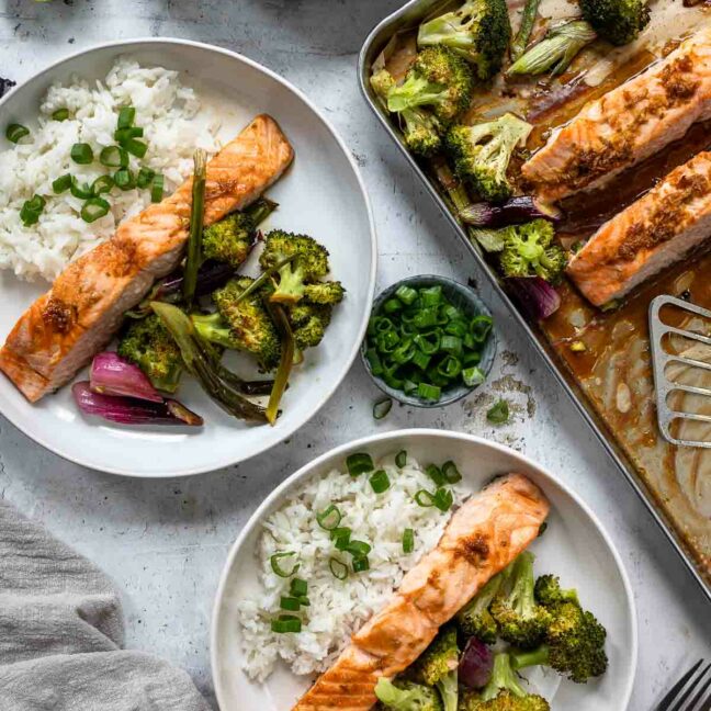 Lachs im Ofen Rezept mit Brokkoli und Frühlingszwiebeln (Thai-Style mit ein Glasur für den Lachs)