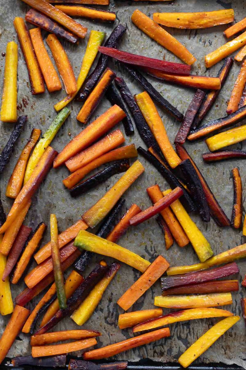 Gebackene Möhren / Karotten auf ein Blech