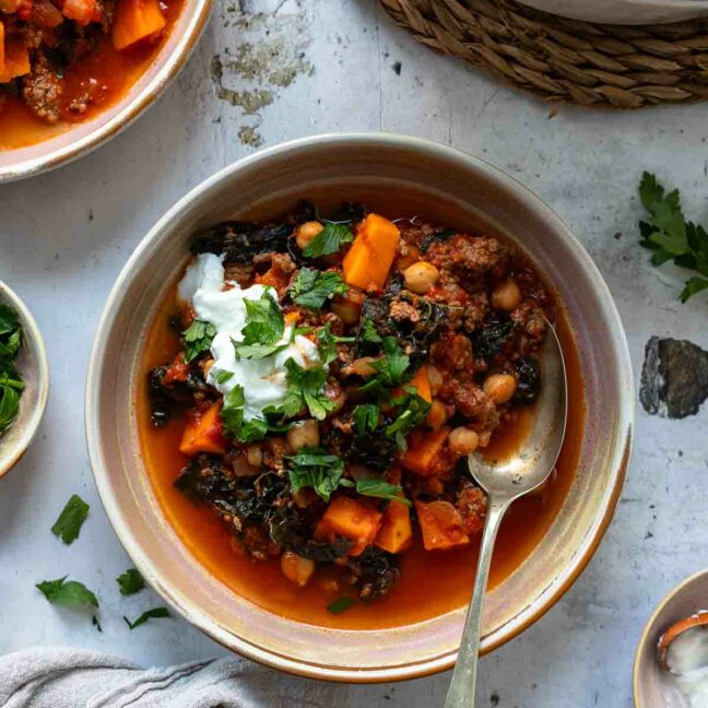 Lamb and Chickpea Chili (One Pot Recipe) Marokkanischer Lammeintopf mit Süßkartoffeln und Schwarzkohl Rezept