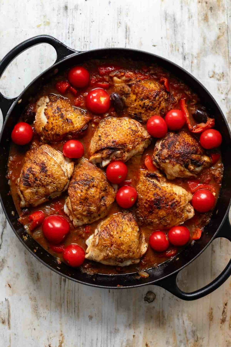 Haehnchenschenkel mit Tomatensauce