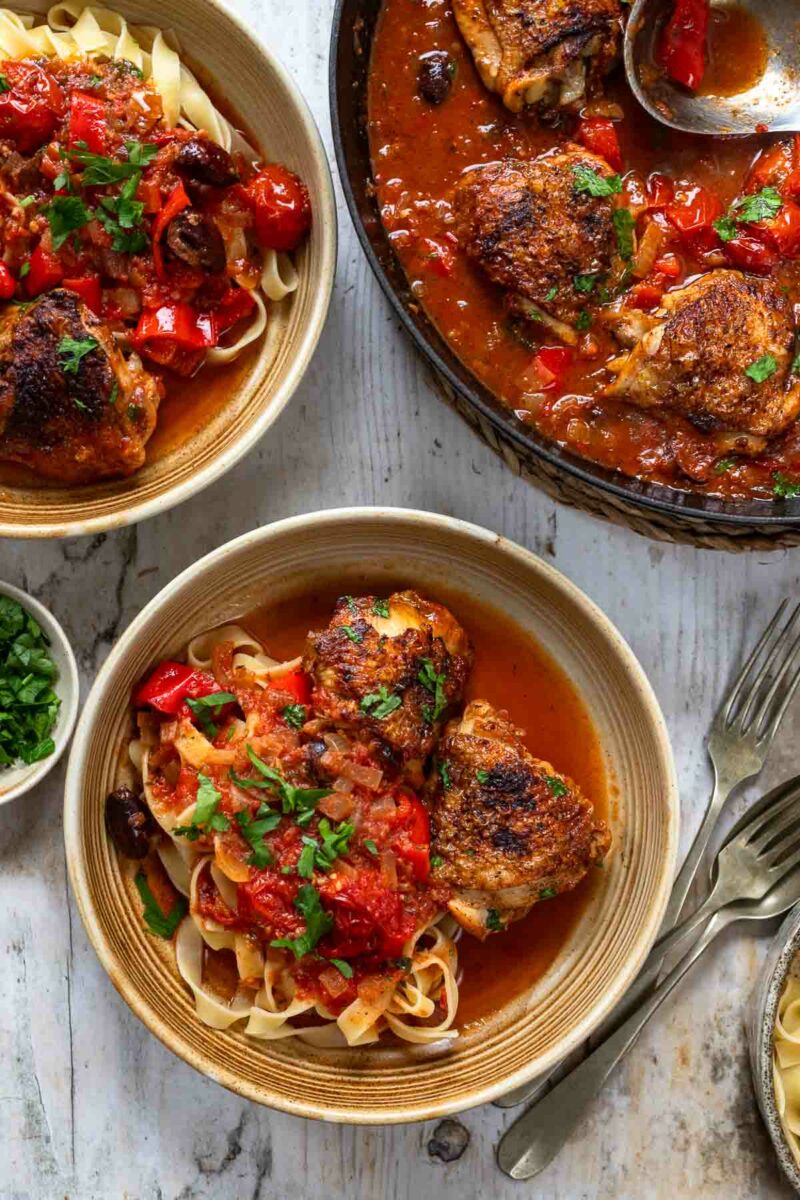 Hähnchenschenkel mit Nudeln