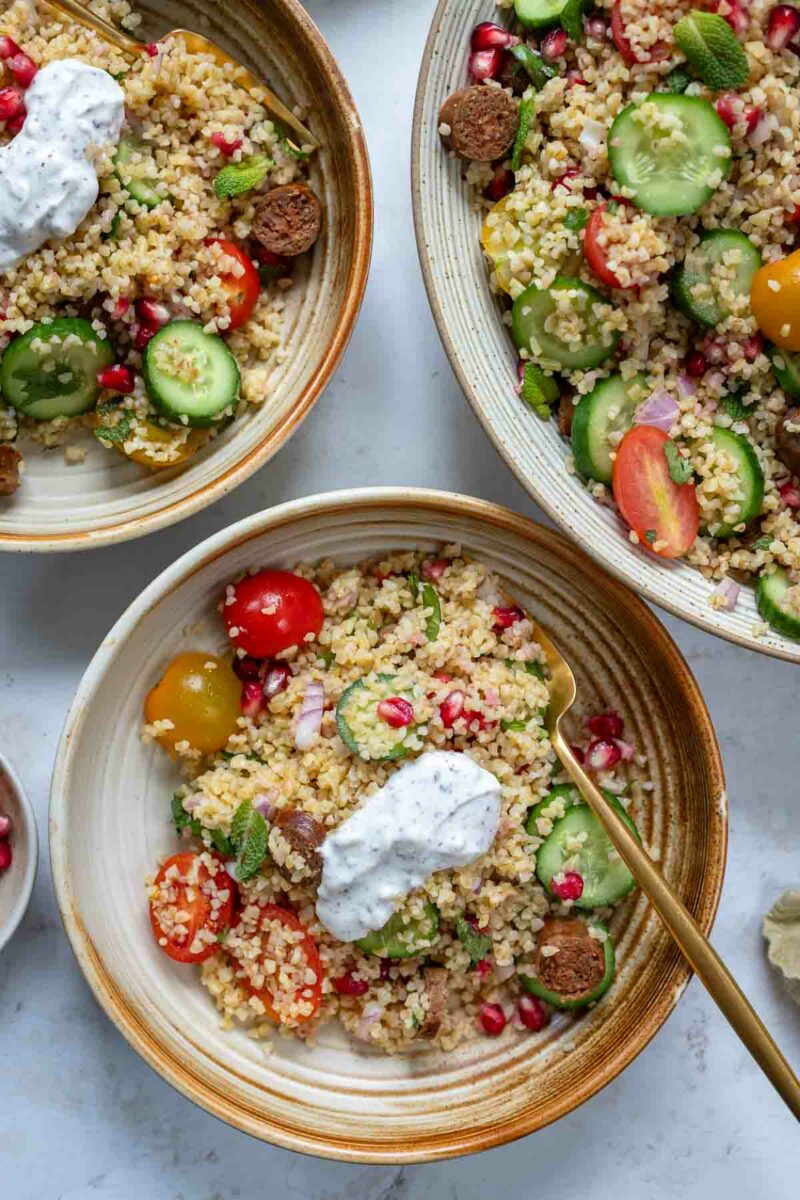 Bulgur Salat mit Merguez und Granatapfel
